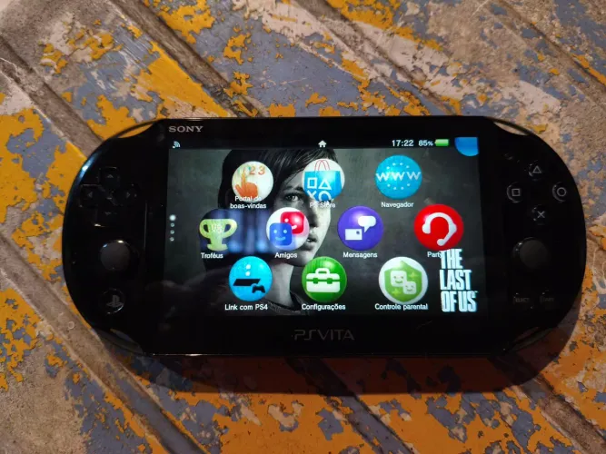 PSVita Modelo 2000 - R$ 1.200,00