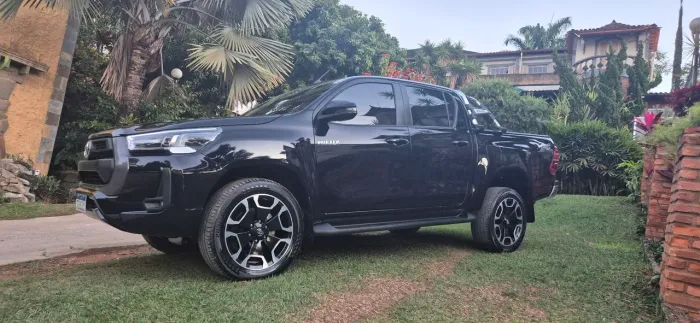 Toyota Hilux CD SR 4X4 2.8 TDI Diesel Aut. 2025