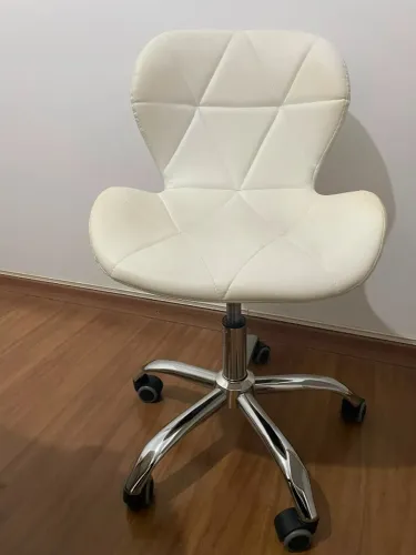 Cadeira de escritório ajustável branca