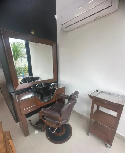 CONJUNTO COMPLETO PARA BARBEARIA - ESTADO DE NOVO