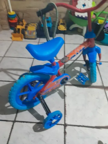 Bicicleta infantil de 1 há 5 anos