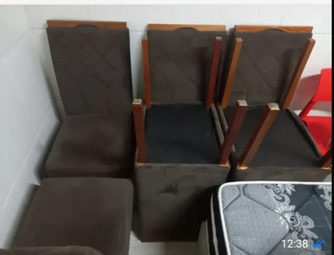 Vende-se jogo de mesa 6 cadeiras