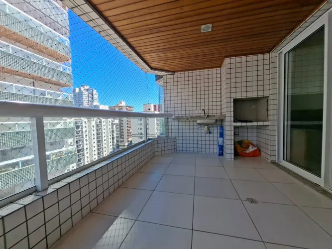 3 suítes no Canto do Forte com área de lazer completa | Locação