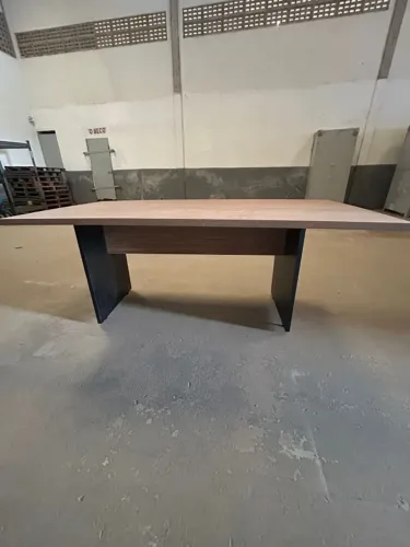 MESA DE REUNIÃO
