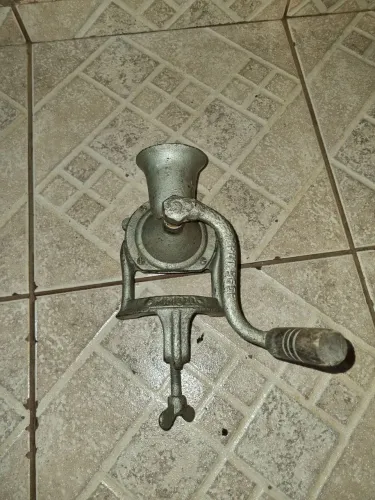 Moedor de café antigo Mimoso 2