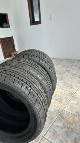 4 Pneus 225/50/17 novos