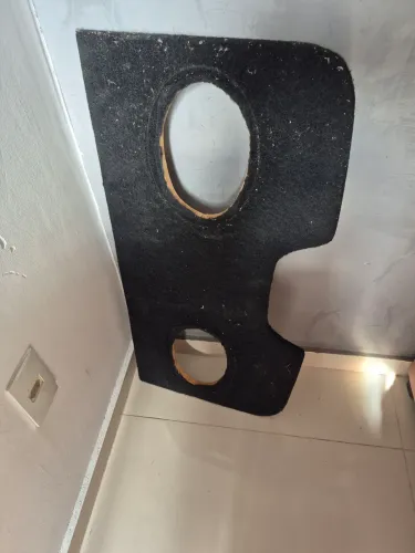 Tampão porta malas Uno 