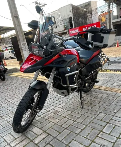 Vende-se excelente moto para quem gosta de aventura