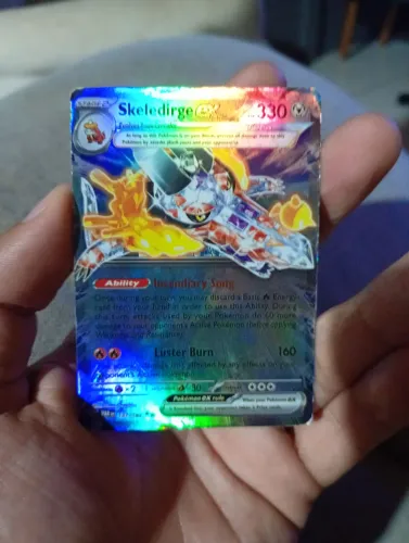 Carta Pokémon Rara Skeledirge ex HP 330