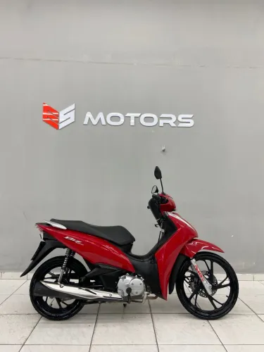Oportunidade!! Biz 125 2024 5.475Km! Financiamento até 48X // cartões até 24X