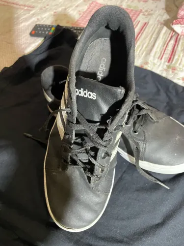 Tênis preto adidas, tamanho 40