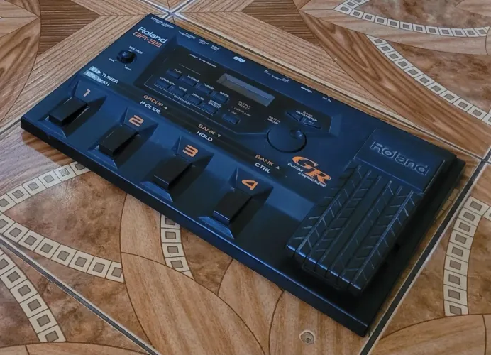Pedaleira Roland GR-33