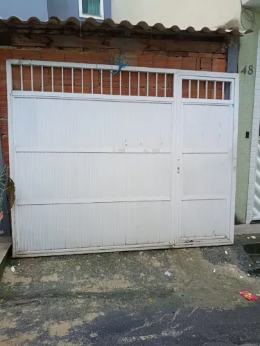 Portão de alumínio com entrada Social