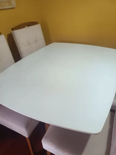 Mesa de jantar 4 lugares (só a mesa)