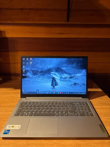Notebook Lenovo IdeaPad 15IAU7 | Intel i5 12ª Geração | SSD 477GB | 8GB RAM