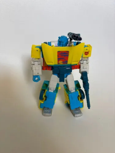 TRANSFORMER LEGACY G2 SIDESWIPE