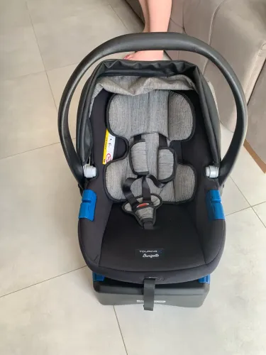 Bebê conforto touring burigotto + base rápida para carro