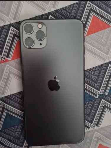 iPhone 11 Pro Max 64GB ? R$ 1.200