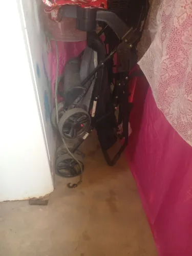 Vendese um carrinho de bebe novo bem barato