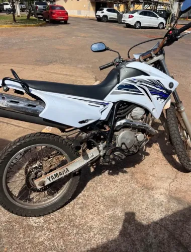Lander 250 branca ano 2007 a gasolina