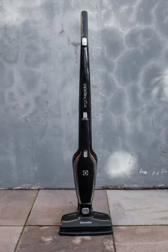 Aspirador de Pó Electrolux Ergorapido ERG11 (precisa nova bateria)