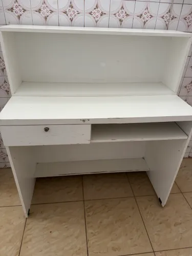 Mesa de Estudo com gaveta 