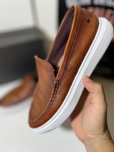 tenis mocassim DLT usado SEMINOVO 39