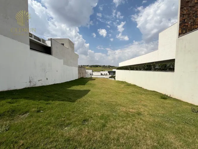 Terreno à venda em Maringá, Condomínio Hayashi, com 390 m², ao lado do Parque do Japão