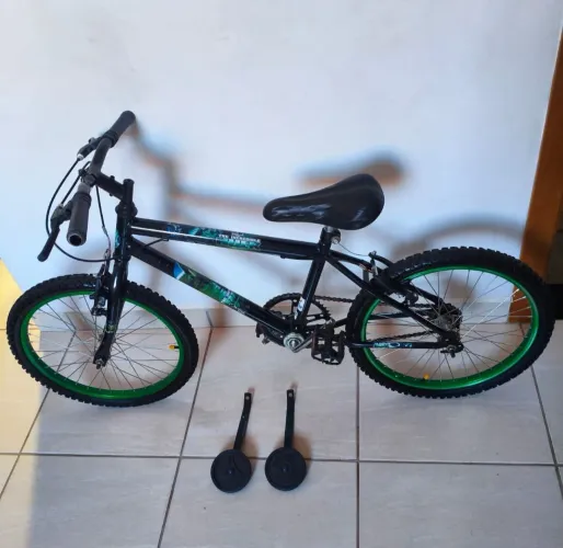 Vendo bicicleta infantil aro 20.