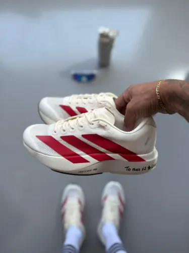 Tenis Adidas Adizero Evo SL Bege vermelho
