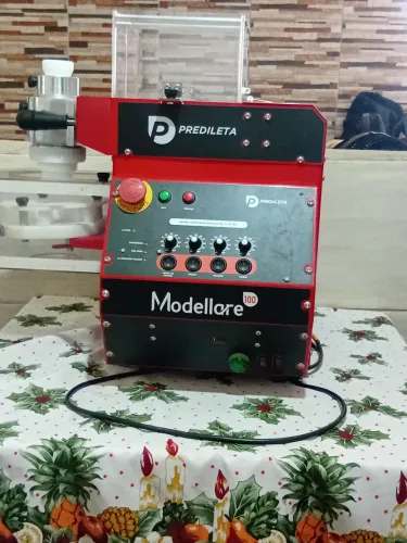 Máquina predileta vermelha