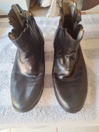 Botina masculina couro natural 40/41cor preta usada 