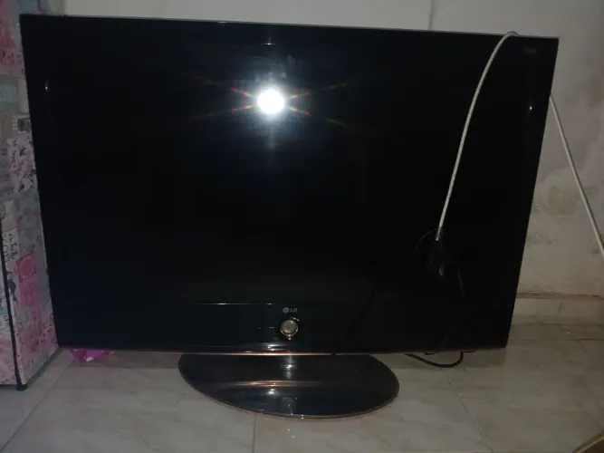 TV LG 42" MODELO ANTIGO SCARLET EM BOM ESTADO