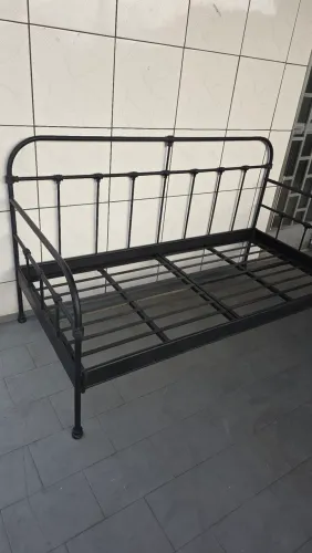 Sofa cama de ferro,toda reforçada, colchão 88x188