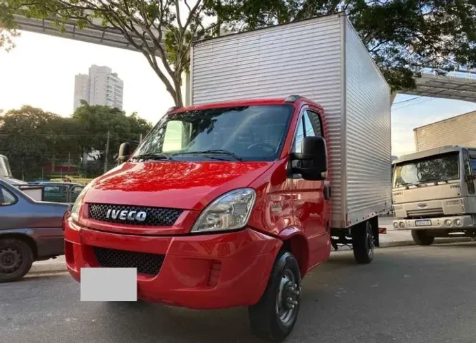 Iveco Daily 35S14 Baú 2015