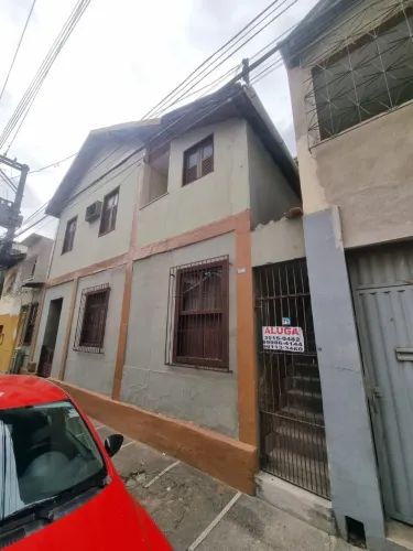 Casa na Rua Samuel Levy. Próximo ponte de pedestres da Samuel levi