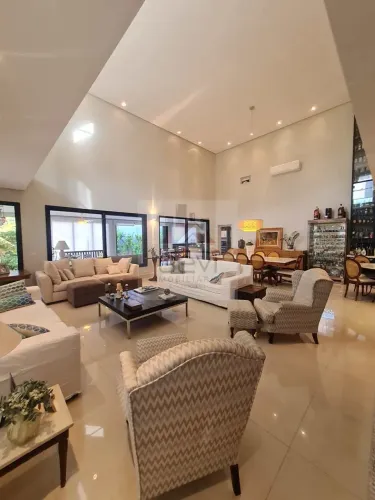 Casa Condomínio Monte Alegre com 4 quartos,