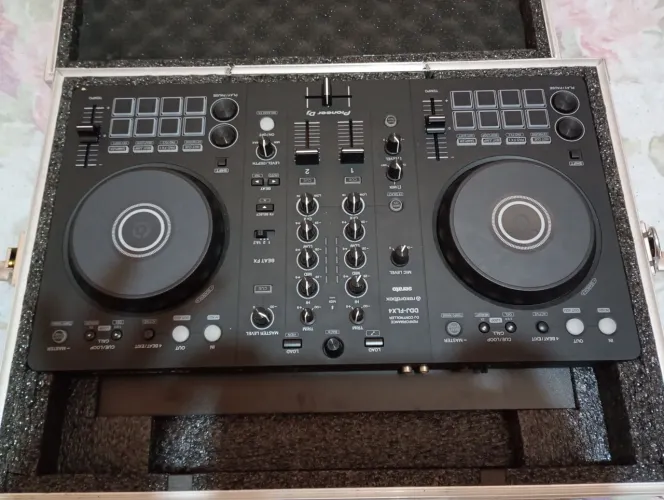Controladora DDJ FLX4 com CASE 2300.00