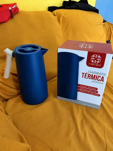 garrafa térmica plástica 1L (com caixa