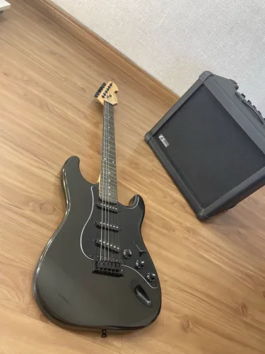 Guitarra ST Michael + Amplificador Steel 70 GT