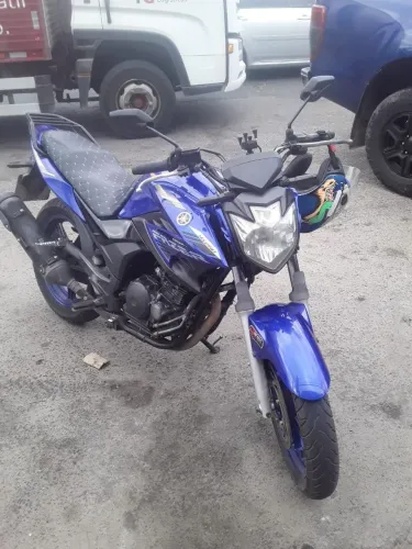 Vendo Fazer 250