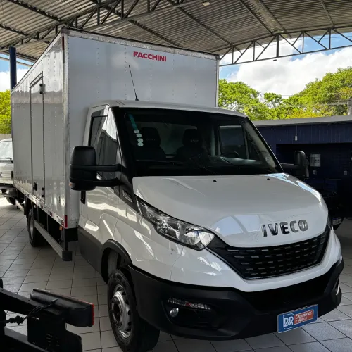 Iveco Daily 65-170 2022 Baú 5,50m Completo Extra 44mil km rodados