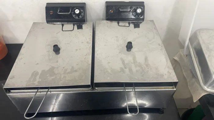 fritadeira elétrica industrial dupla em aço inox 16L