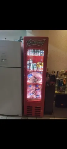 Cervejeira slim Budweiser 220v nova