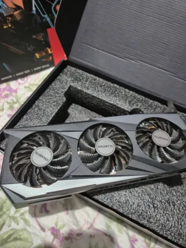 RX 7600 8Gb Gigabyte impecável 