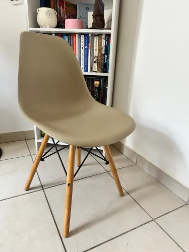 Cadeira Estilo Eames