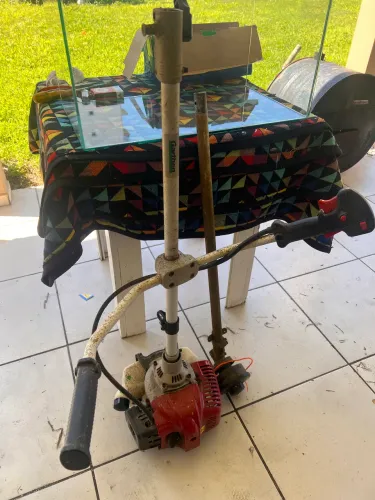 Roçadeira a gasolina 