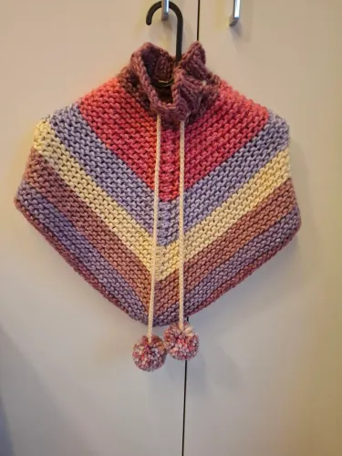 Poncho de crochê colorido
