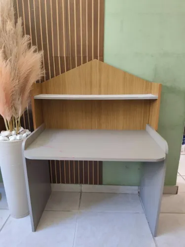 Mesa de estudo infantil