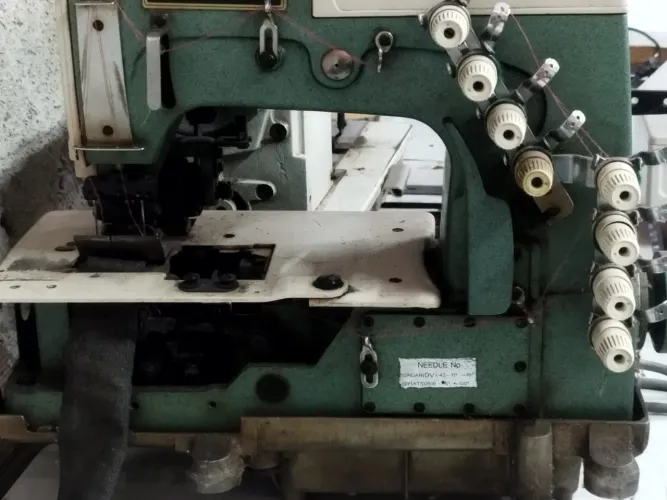 Máquina de colocar cós 